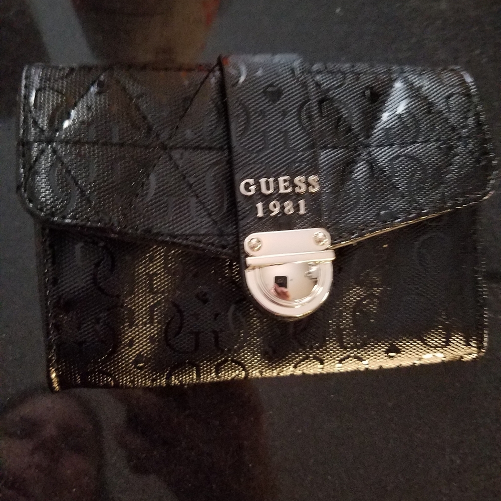 Guess wallet